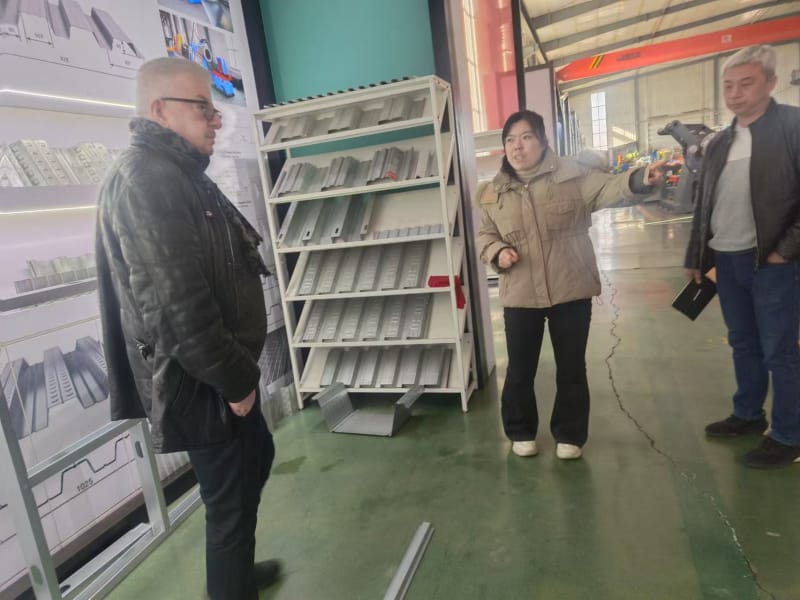 出口沙特地区的型钢机设备，太阳集团tcy8722冷弯工程师展实力以专业攻克小边与腰高难题